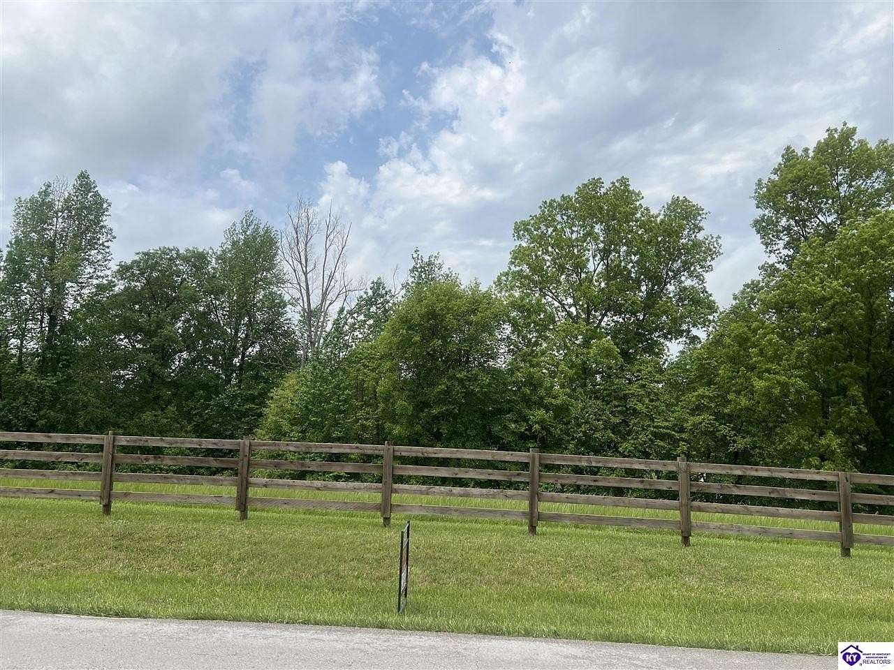 1.62 Acres of Residential Land for Sale in Elizabethtown, Kentucky