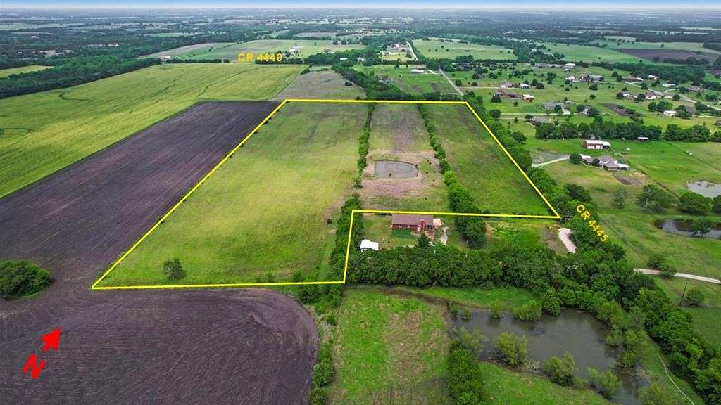 18 Acres of Land for Sale in Trenton, Texas