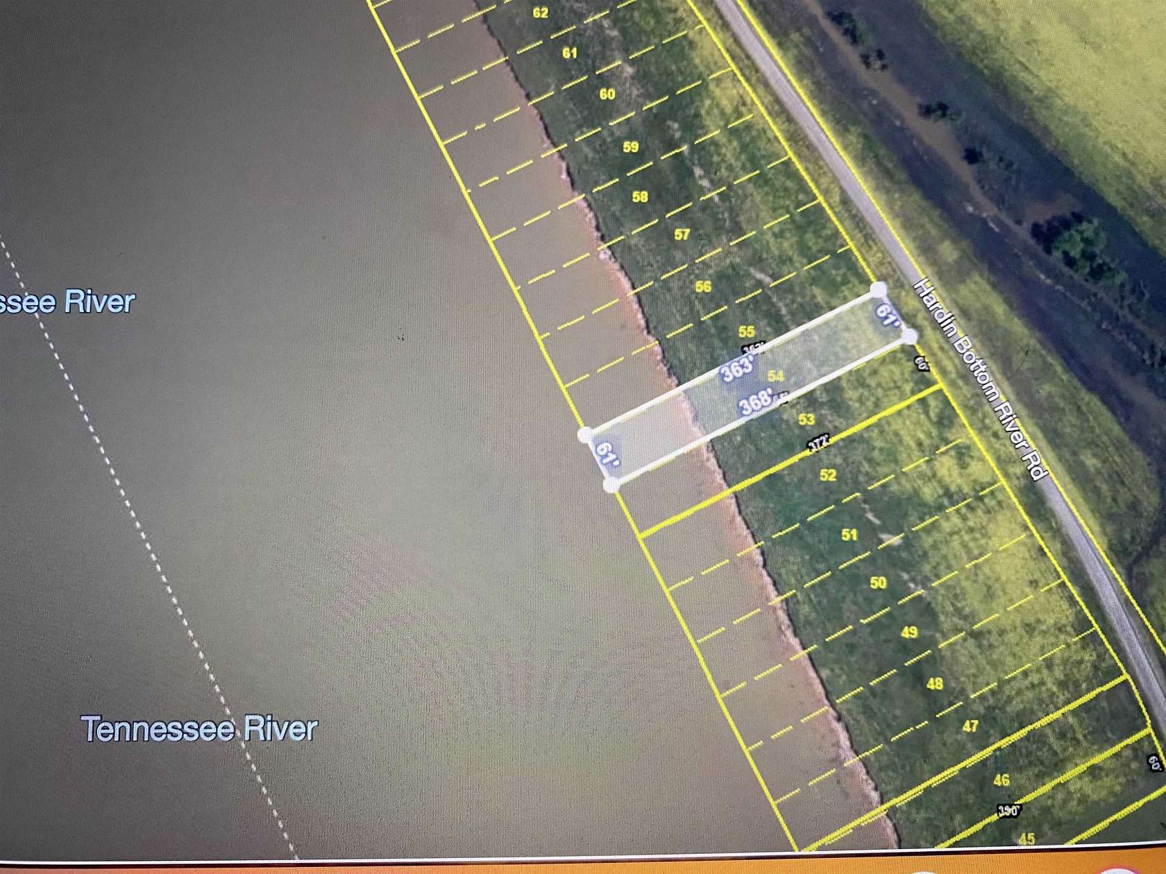 1 Acre of Residential Land for Sale in Clifton, Tennessee