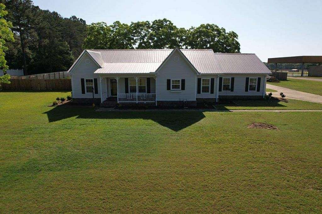 5.2 Acres of Residential Land with Home for Sale in Dothan, Alabama