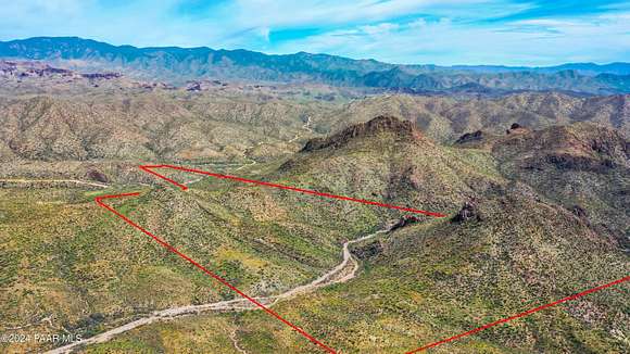 210 Acres of Land for Sale in Morristown, Arizona