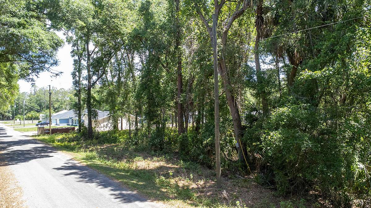 0.26 Acres of Residential Land for Sale in Ocklawaha, Florida