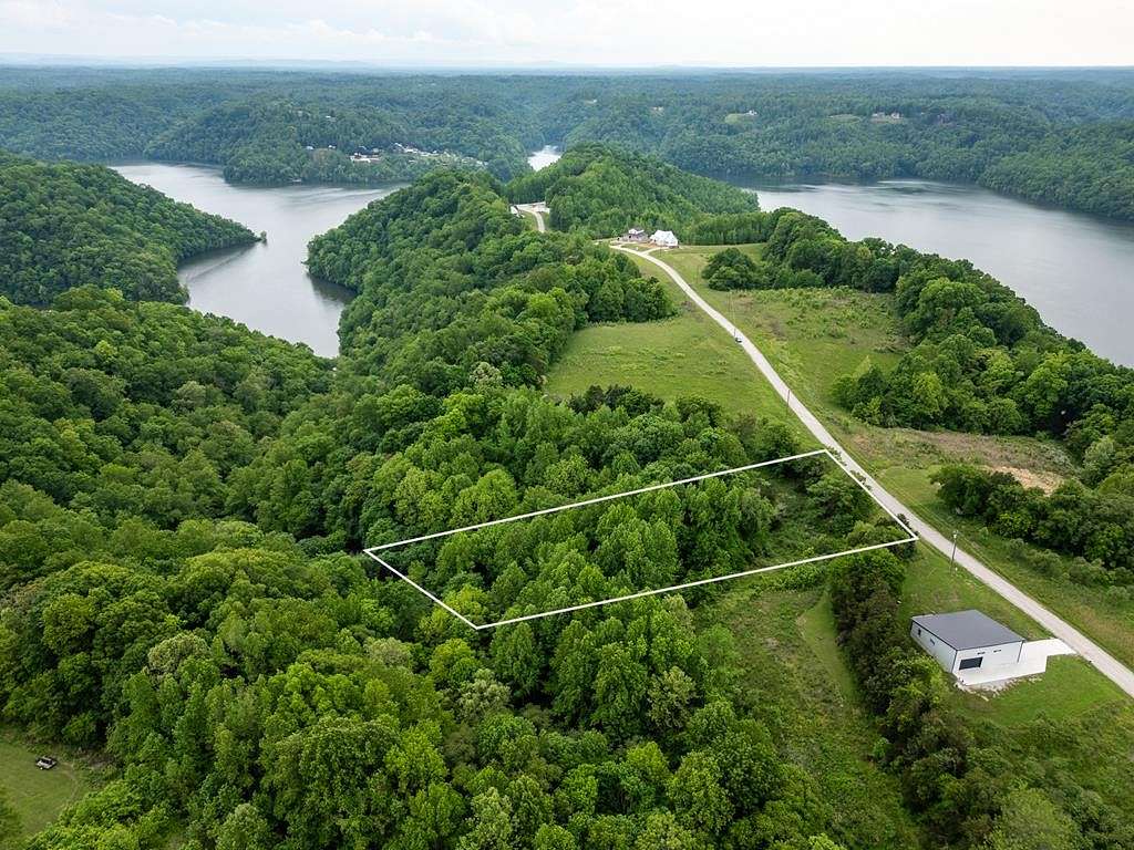 1.6 Acres of Residential Land for Sale in Baxter, Tennessee