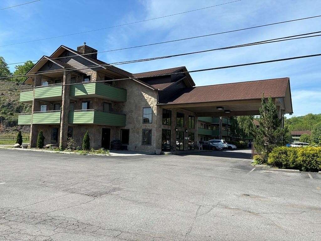 6 Acres of Improved Mixed-Use Land for Sale in Pigeon Forge, Tennessee