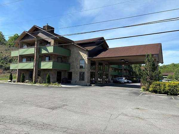 6 Acres of Improved Mixed-Use Land for Sale in Pigeon Forge, Tennessee