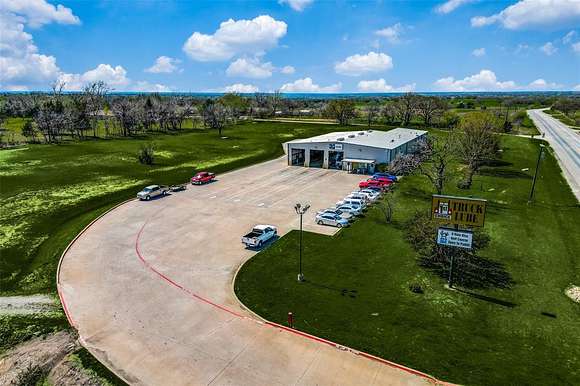 13 Acres of Improved Commercial Land for Sale in Decatur, Texas