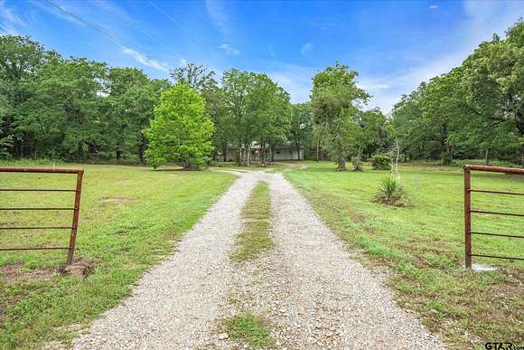 2 Acres of Residential Land with Home for Sale in Eustace, Texas