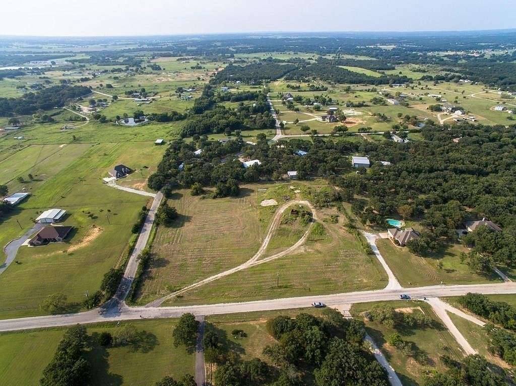 3.9 Acres of Residential Land for Sale in Paradise, Texas