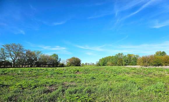 17.73 Acres of Agricultural Land for Sale in Hoopeston, Illinois