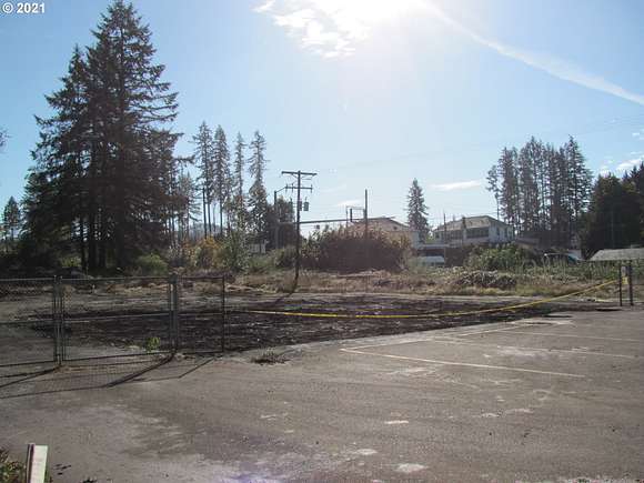 0.95 Acres of Commercial Land for Sale in Stayton, Oregon