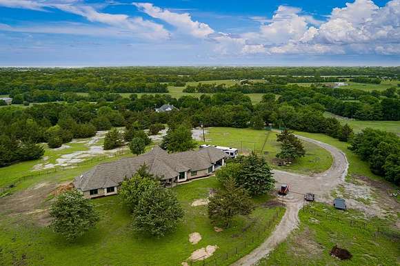 29.44 Acres of Agricultural Land with Home for Sale in Whitewright, Texas