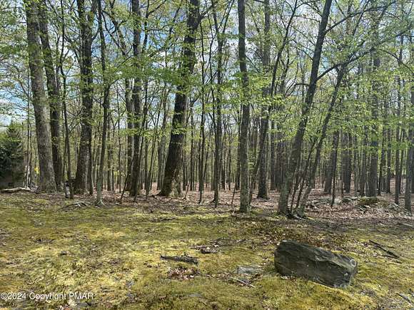 1.37 Acres of Residential Land for Sale in Bushkill, Pennsylvania