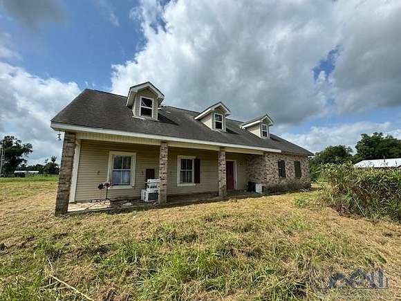 10.8 Acres of Land with Home for Sale in Thibodaux, Louisiana