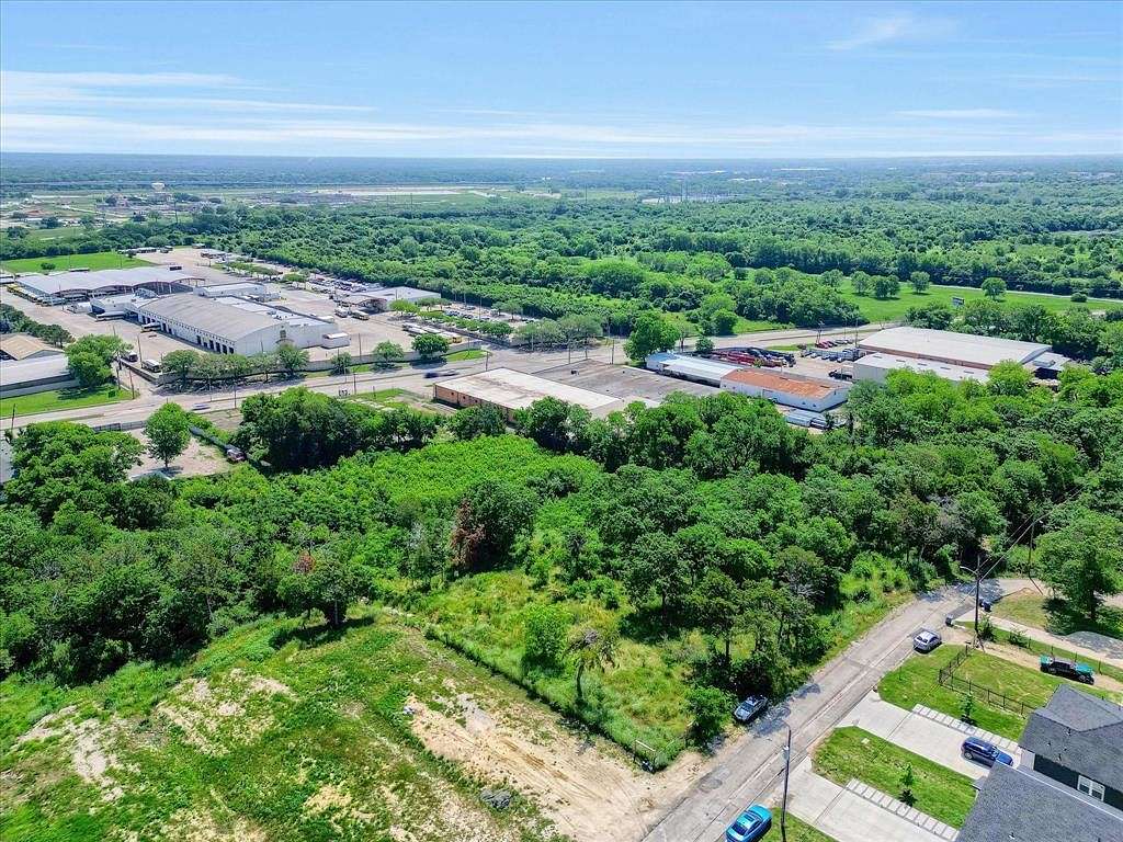 1.8 Acres of Commercial Land for Sale in Dallas, Texas