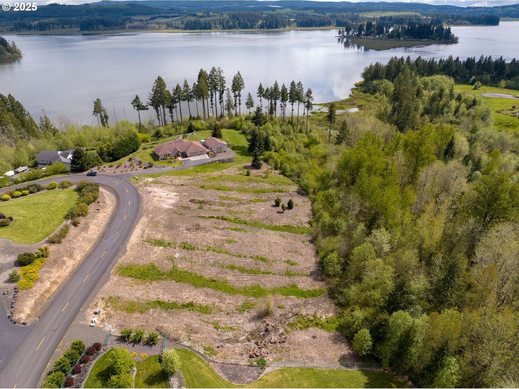 1.27 Acres of Residential Land for Sale in Silver Lake, Washington